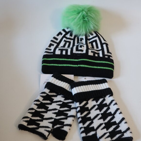 NWT Bloomingdale's Black White 2Pc Fox Pompom Beanie Hat Fingerless Gloves OS - Picture 1 of 5